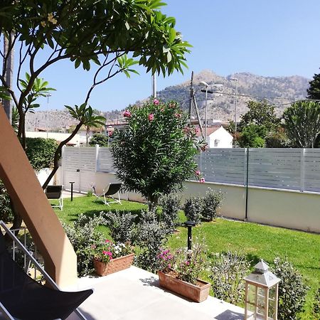Mondello Felix - Appartamenti In Villa A 600M Dal Mare Dış mekan fotoğraf