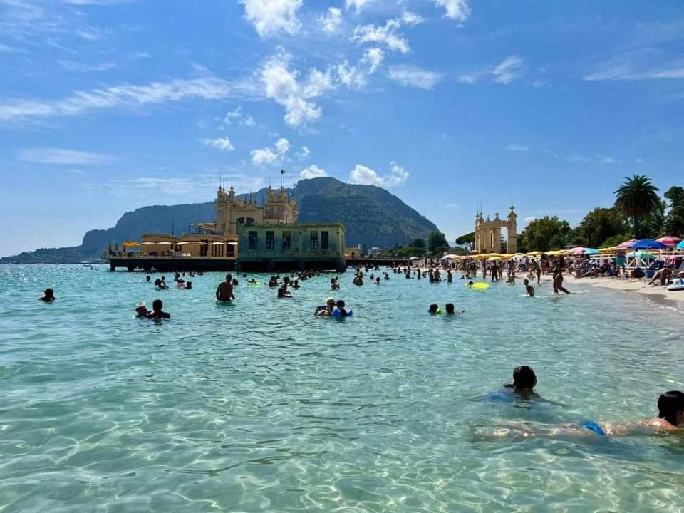 Mondello Felix - Appartamenti In Villa A 600M Dal Mare Dış mekan fotoğraf
