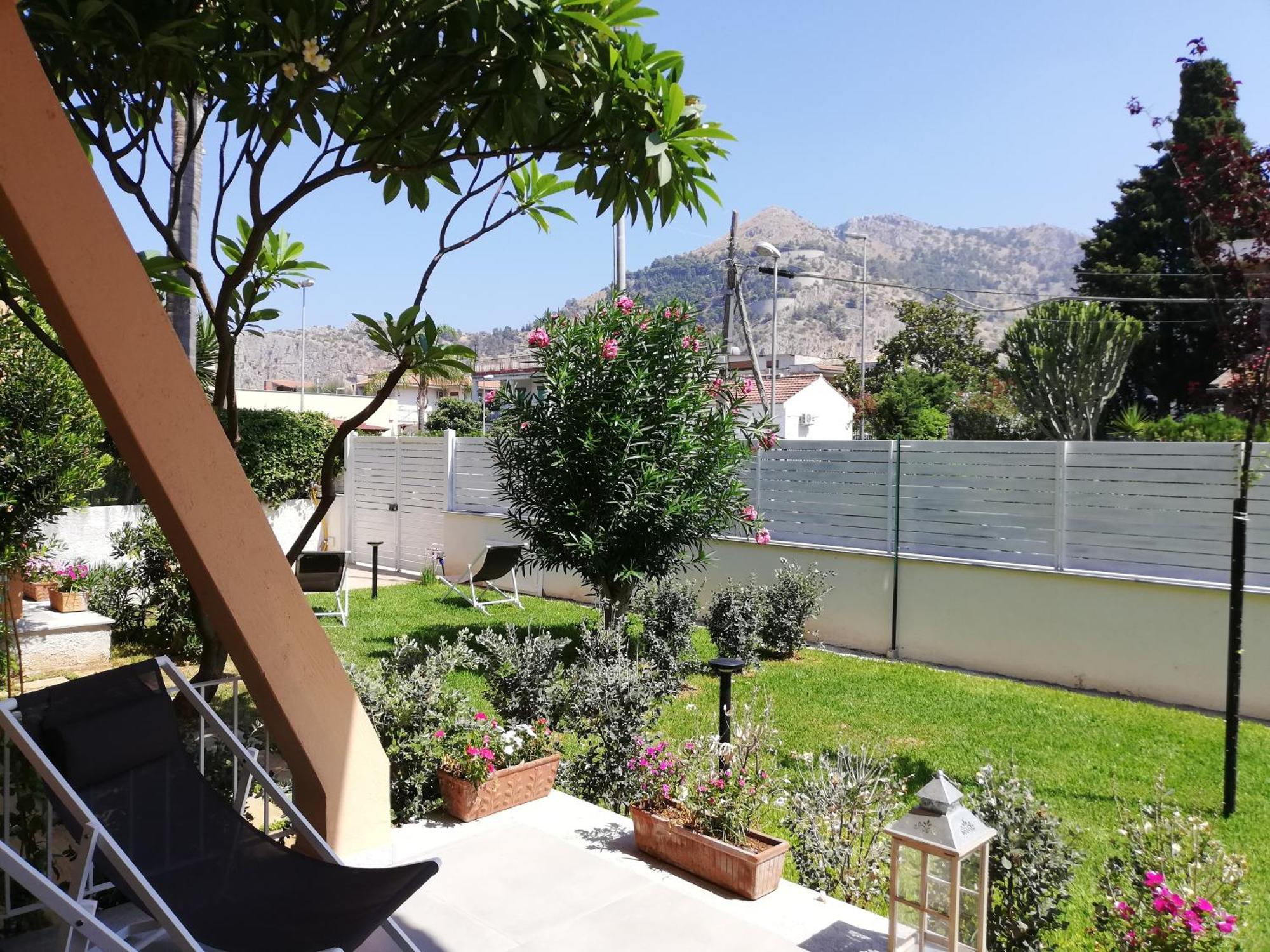 Mondello Felix - Appartamenti In Villa A 600M Dal Mare Dış mekan fotoğraf